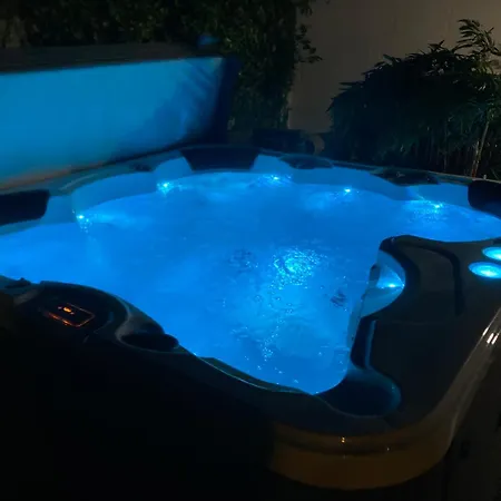 Bryntirion Farmhouse Apartment With Hot Tub Llanfair Caereinion Exterior photo