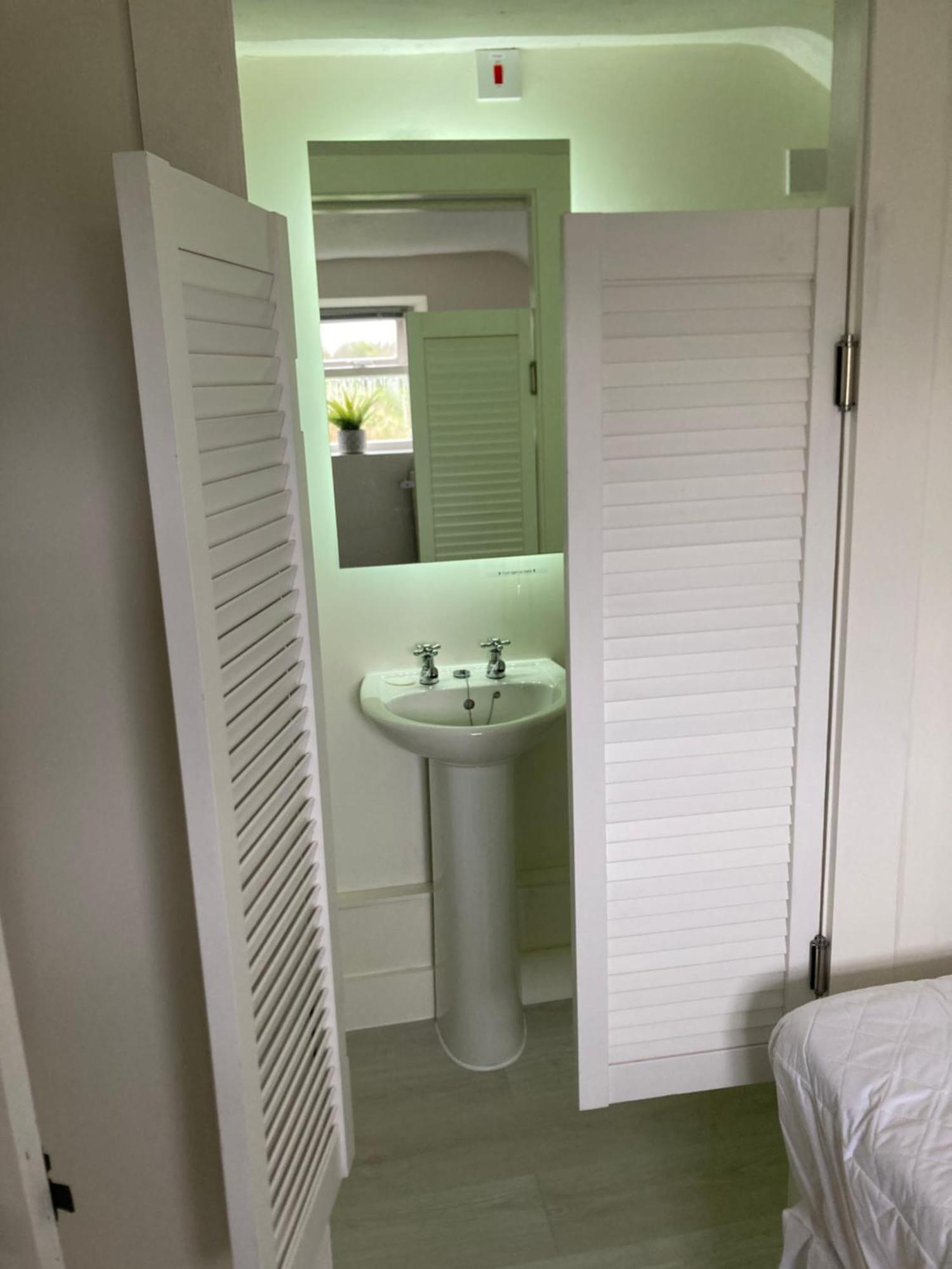 Bryntirion With Hot Tub Apartment